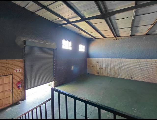 186M² WAREHOUSE TO LET IN CLAYVILLE